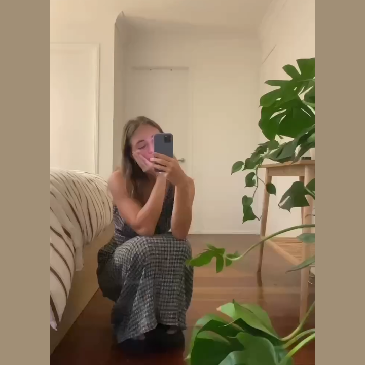 vestido mikaela - equilibrio entre sofisticacion y comodidad